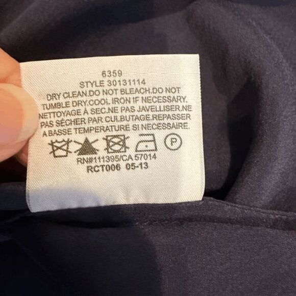 Tory Burch Silk Sleeveless Ruffle Front Blouse Navy Blue Keyhole Button Size 0 - Picture 5 of 8